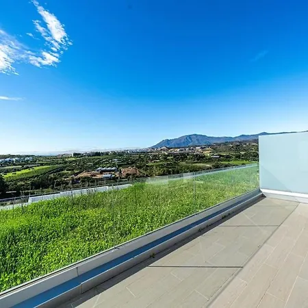 Brand New, Elegant Townhouse