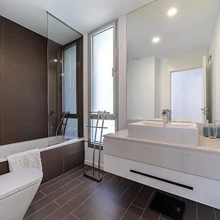 Brand New, Elegant Townhouse Σπίτι διακοπών Εστεπόνα